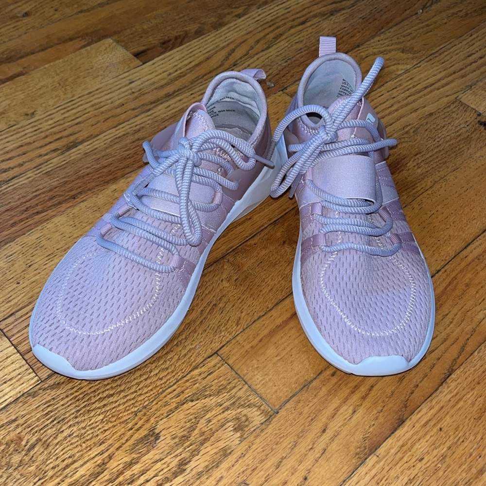 Fabletics Mauve/Pink OrthoLite Mesh Sneaker - 6.5